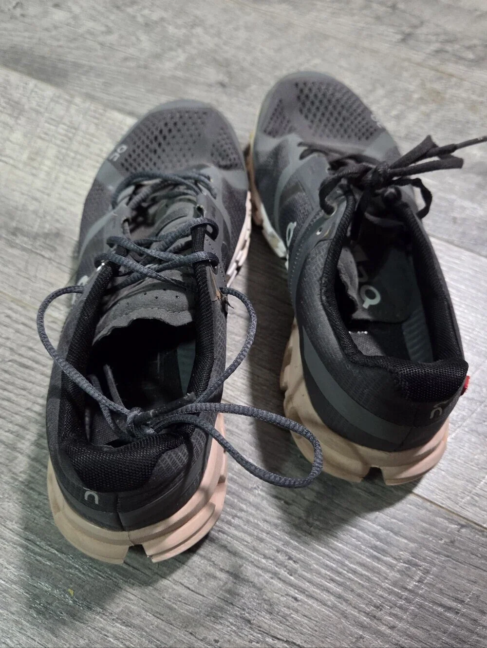 On Cloud Women’s Athletic Running Shoe - Charcoal with Blush Size: 6.5